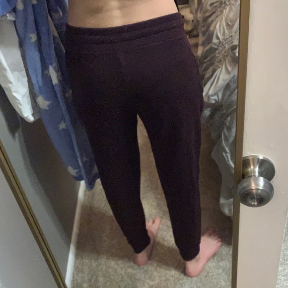 maroon lounge ants - Picture 4 of 4